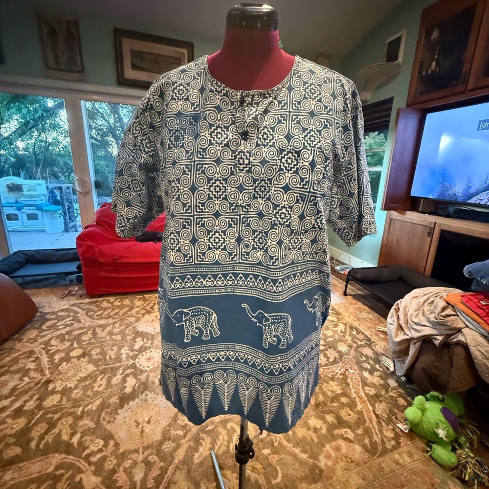 Elegant Blue Elephant Print Tunic